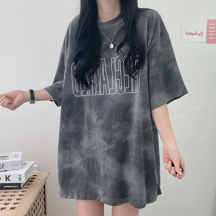 เสื้อยืดแขนสั้น มัดย้อม สำหรับผู้หญิง พลัสไซส์ สไตล์เกาหลี ทรงหลวม ดีไซน์สวย ความยาวปานกลาง Niche เหมาะสำหรับฤดูร้อน 2025 มาใหม่