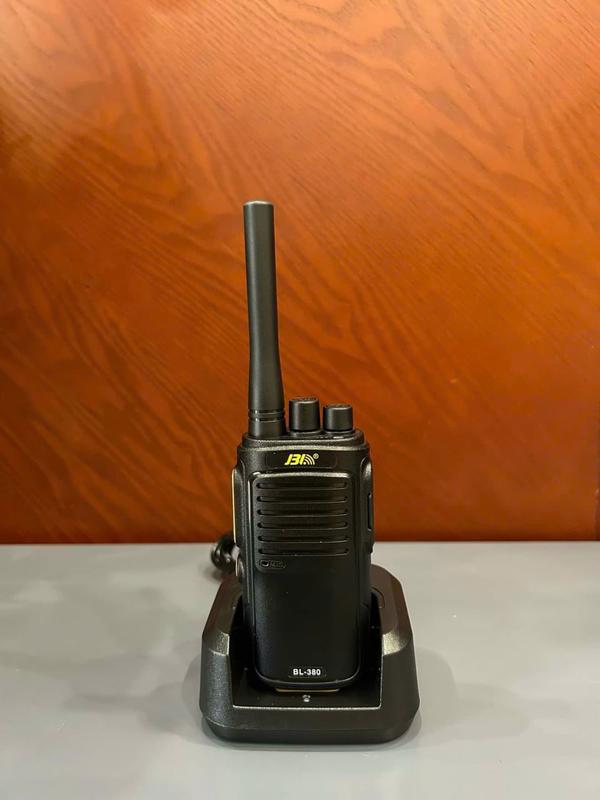 Bộ đàm BL-380 tự dò tần số cự ly liên lạc 3km trong tòa nhà 15 tầng 3
