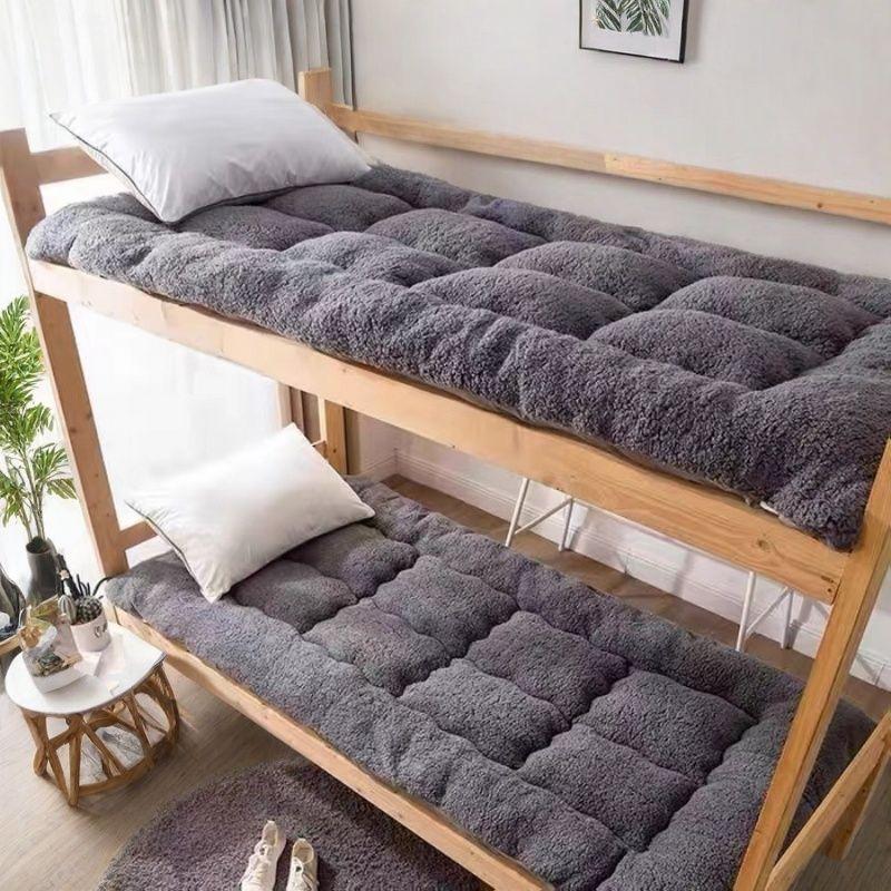 Product Introduction of Nệm Da Cừu Dày, Đệm Giường Nhiệt, Chất Liệu Tatami, 1.5 M Và 2 M, Thích Hợp Cho Ký Túc Xá Sinh Viên, Có Thể Được Sử Dụng Làm Chăn, Có Sẵn Trong Kích Thước Đơn Và Đôi, Ưu Đãi Đặc Biệt đa dạng bền bộ chăn ga gối đệm 0