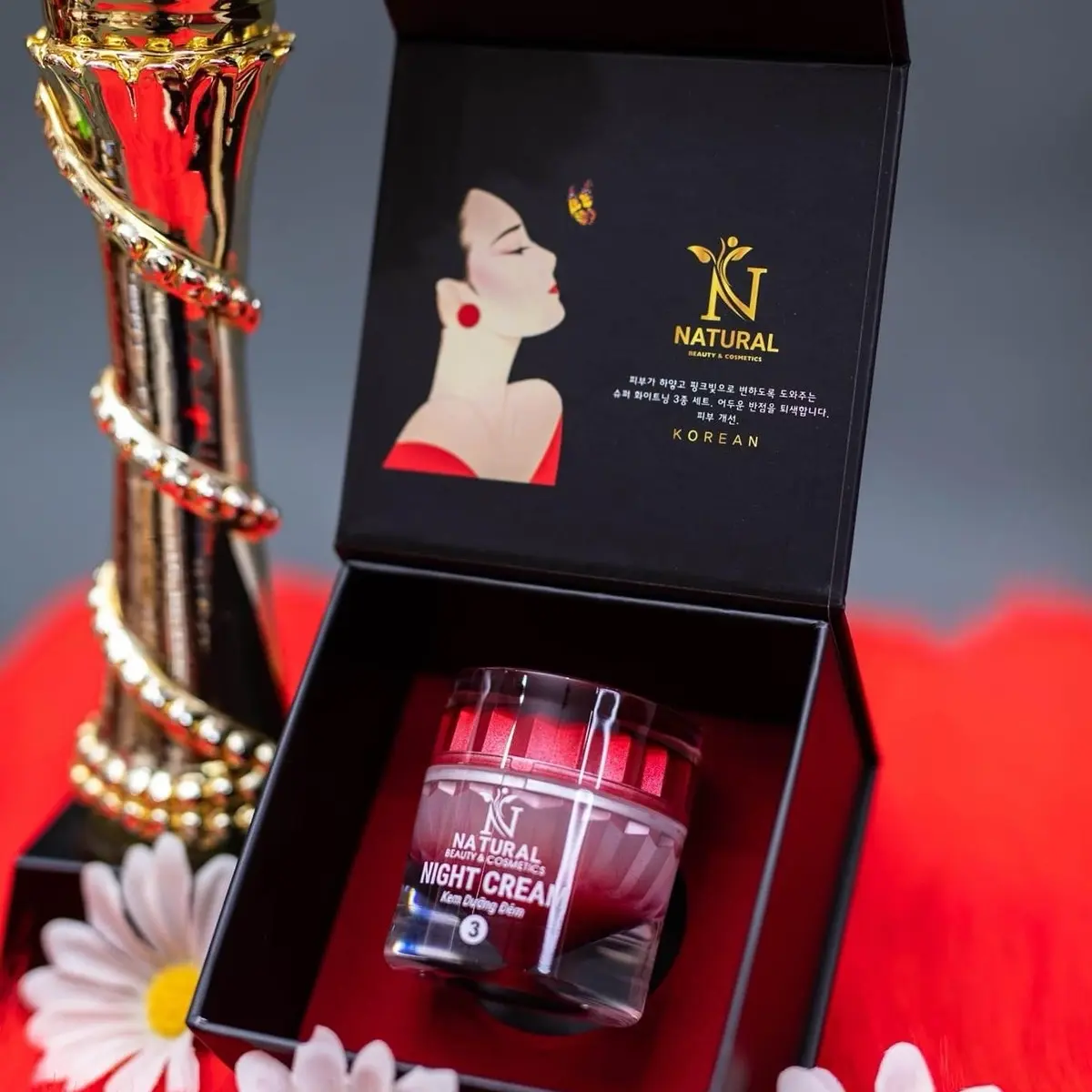 NATURAL :-kem chống nắng ,dưỡng sáng da ,mờ nám ,căng bóng