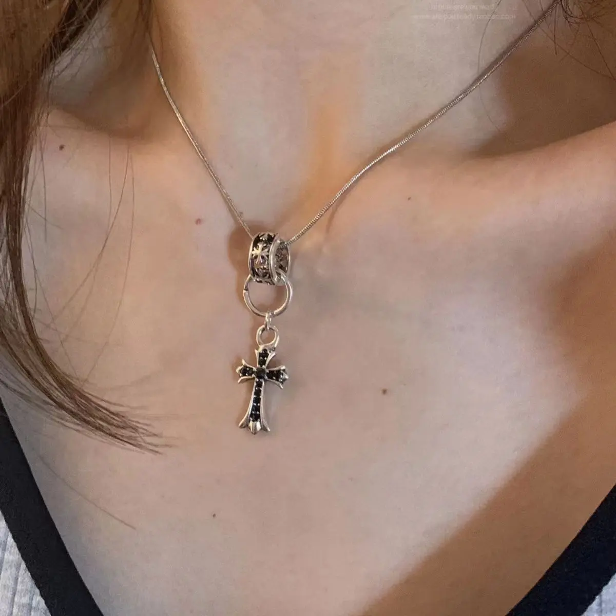 Vòng Cổ Mặt Dây Chuyền Chữ Thập, Màu Đen Cổ Điển Dành Cho Nam Giới, Phong Cách Người Nổi Tiếng Trên Internet Hợp Xu hướng Cùng Phong Cách, Thanh Lịch, Dây Chuyền Xương Đòn Hoang Dã Vòng Cổ Ngầu