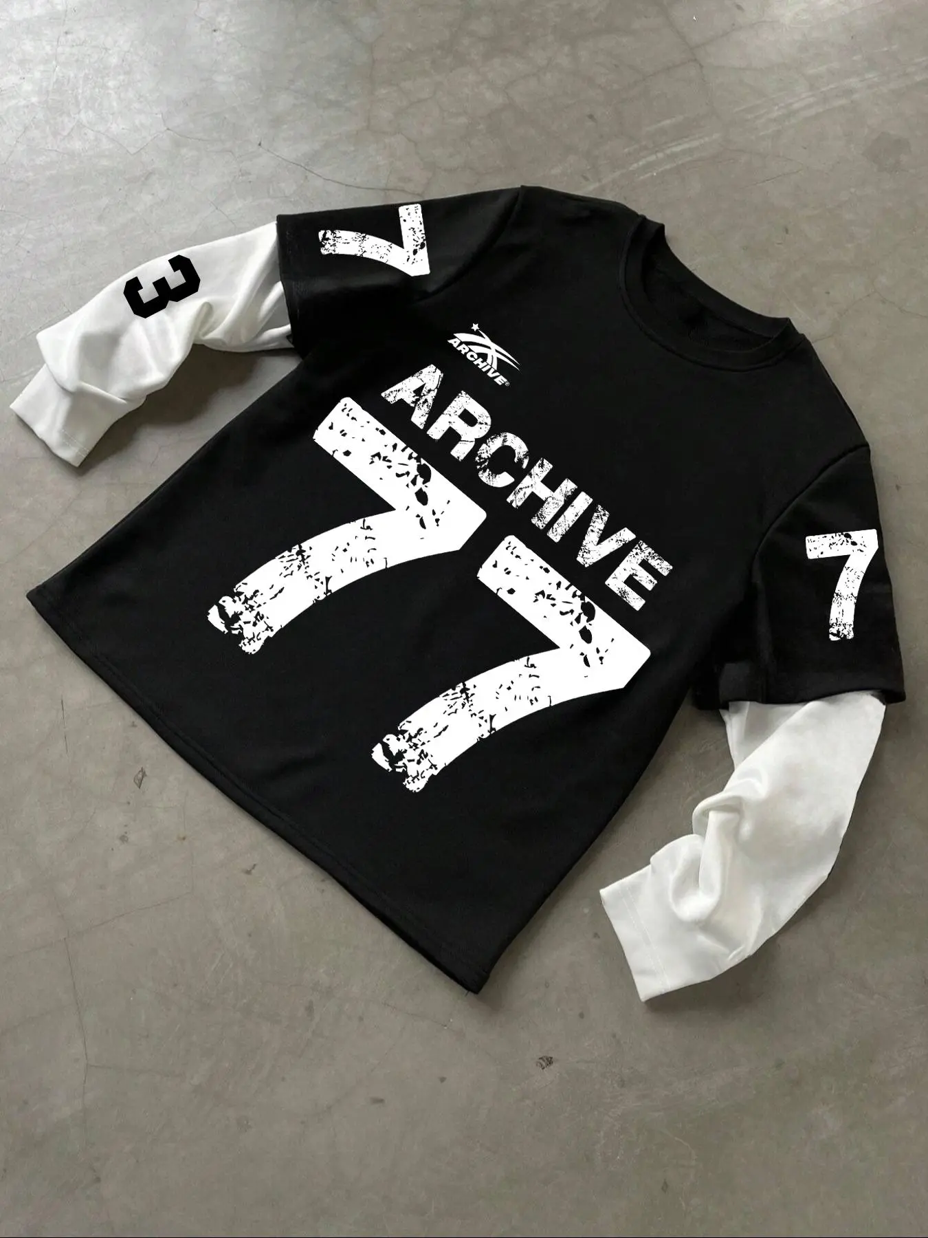 Men's Colorblock Figure & Letter Print Long Sleeve Tee, Regular Fit Casual Round Neck T-shirt for Spring & Fall, Men's Top for Daily Wear