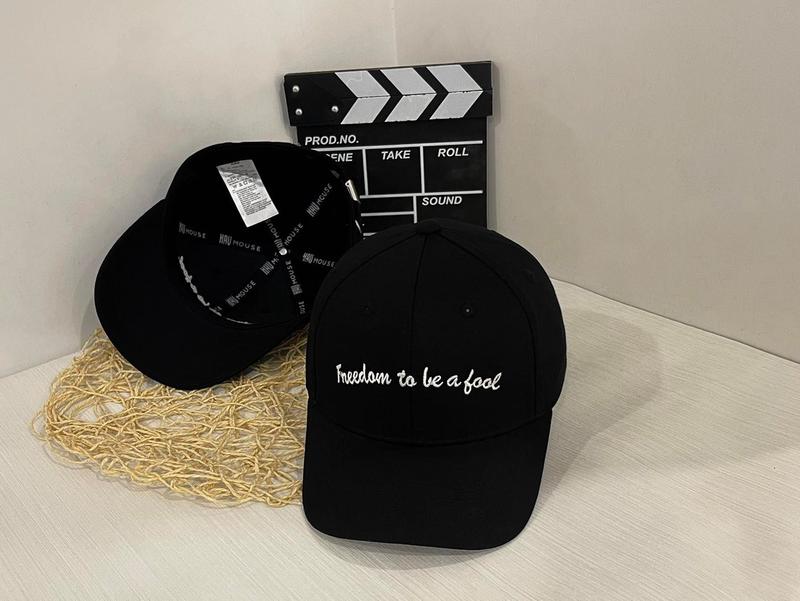 Mũ lưỡi trai, nón kết đen freedom to be a fool logo cam chất kaki freesize nam nữ Siêu HOT Full Hộp