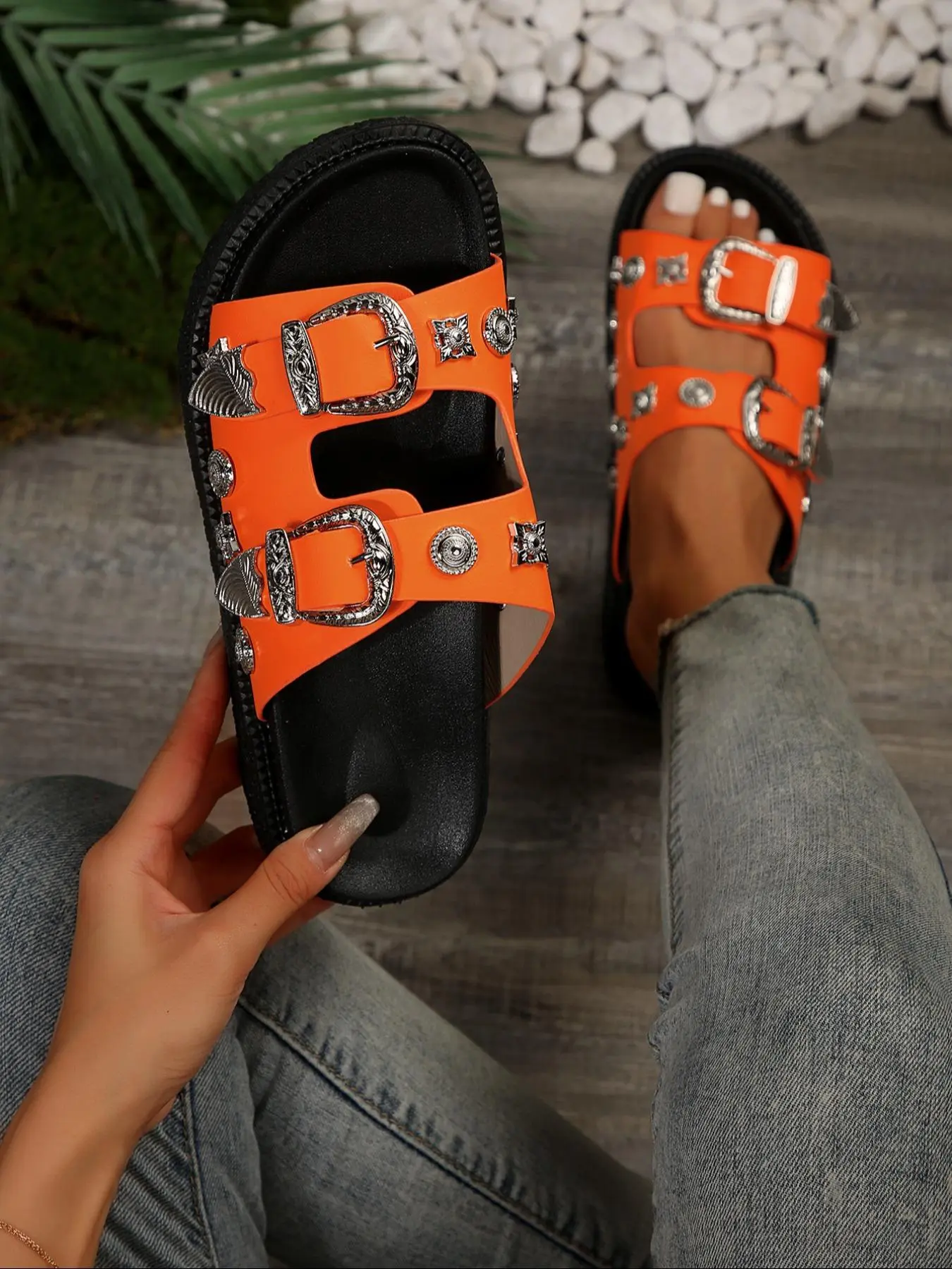 Women's Fashionable Non-slip Studded Decor Slide Sandals, Casual Slide Sandals for Summer, Lightweight Breathable Comfortable Shoes for Daily Back To School Wear, Perfect for Students and Outdoor