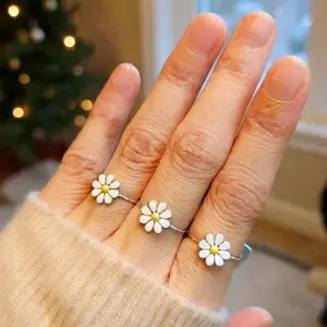 Cincin  Emas Kadar 8K White Gold New Model Bunga Daisy Macan Gold