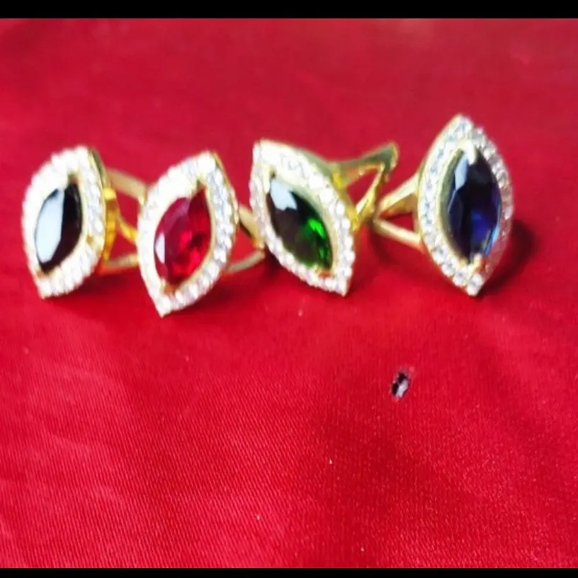 Nhẫn Ruby Cở Nhỏ Siêu Đẹp
