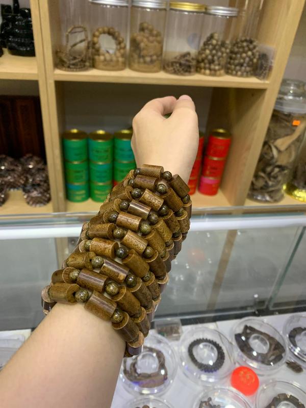 Vòng đeo tay gỗ trầm hương đốt trụ 1