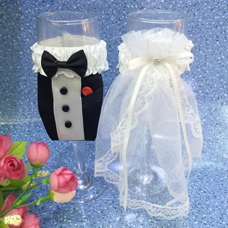 Wedding Party Drinkware Decoration, 1 Pair Bride & Bridegroom Dressing Design Wine Glass Holder, Cute Gift for Bride & Groom [no Glass]