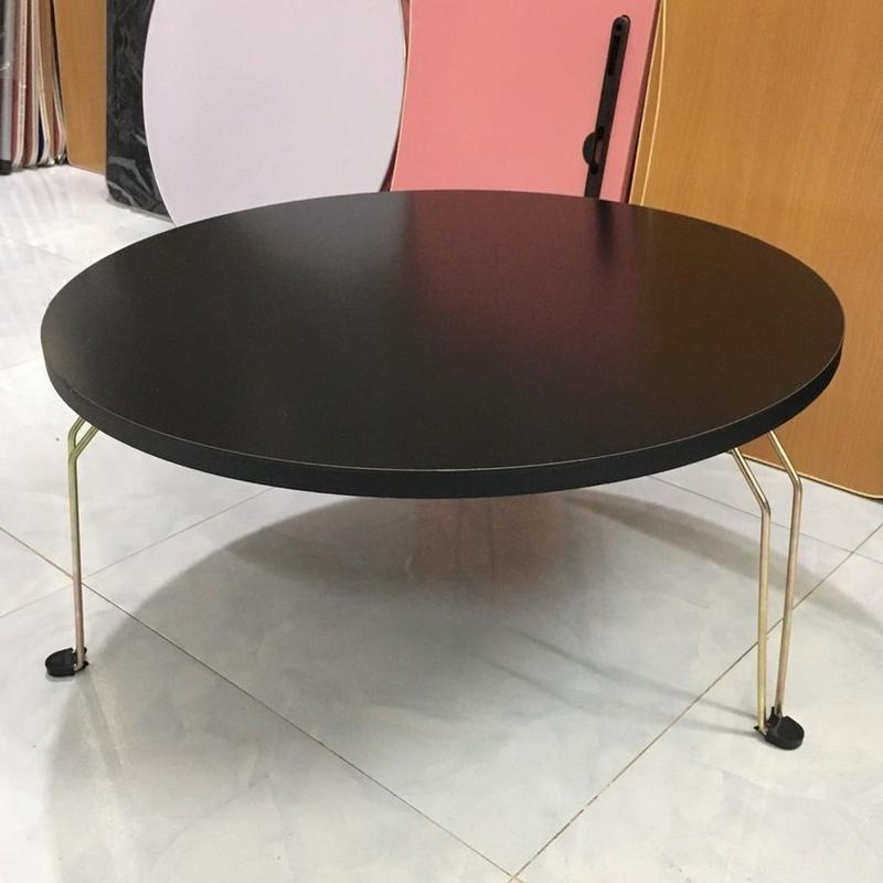 Bàn tròn gấp gọn ngồi bệt kícḣ thước 60x60cm chân bóp chắc chắn tiện lợi