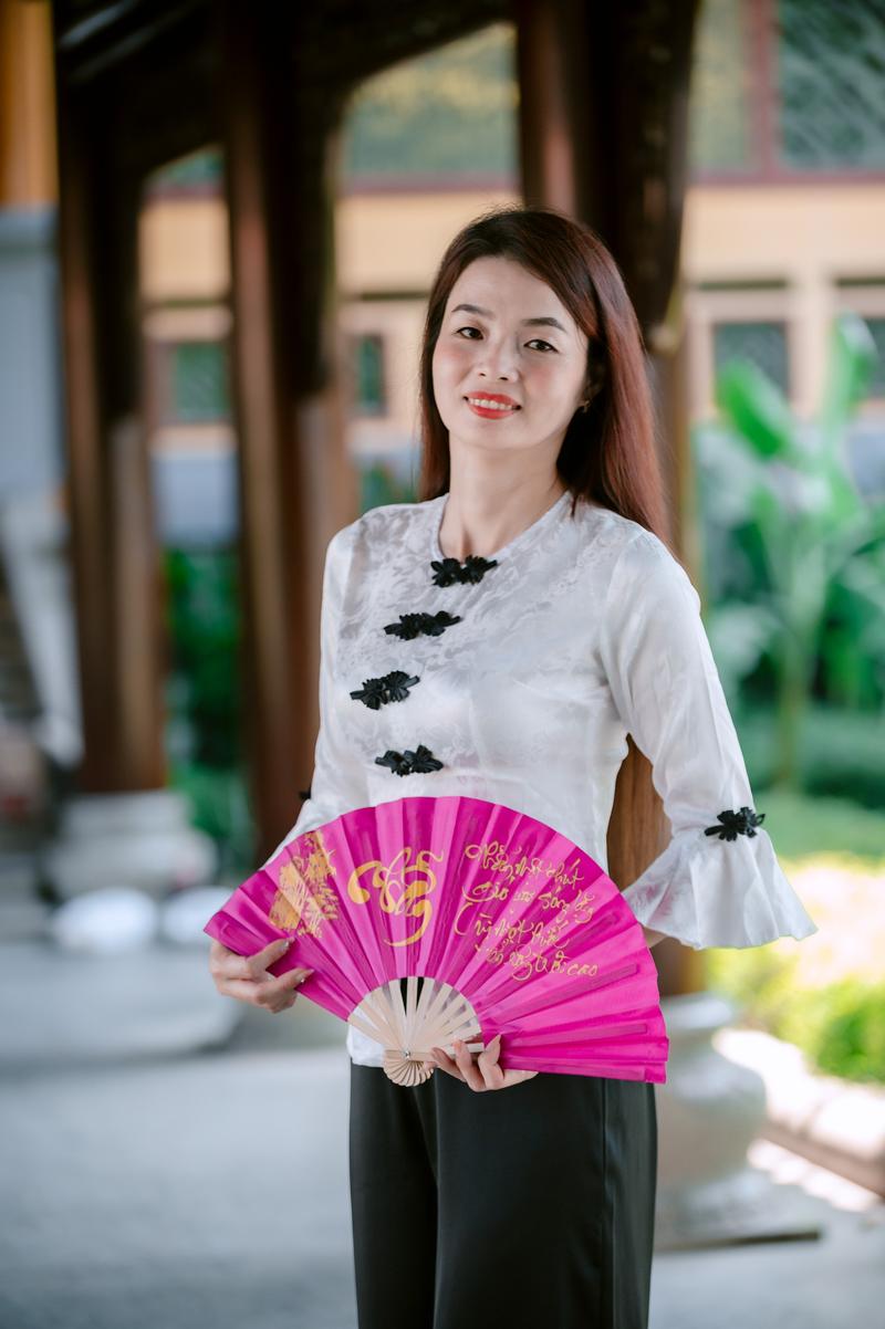 Product Introduction of SÉT BỘ, ÁO LẺ,QUẦN LẺ BÀ BA,TAY LOE, ÁO LẺ, QUẦN LẺ, ÁO GẤM 2 DA,HOA VĂN,QUẦN ĐEN LỤA PLANTIN ,QUẦN BẢN LƯNG PHÍA SAU, KẾT HƠP TÚI TRONG, PHONG CÁCH LỊCH LÃM , HIỆN ĐẠI MẪU MỚI NHẤT, TẶNG KÈM 1 CỘT TÓC XINH Kem Nữ Women Top áo  bà 43