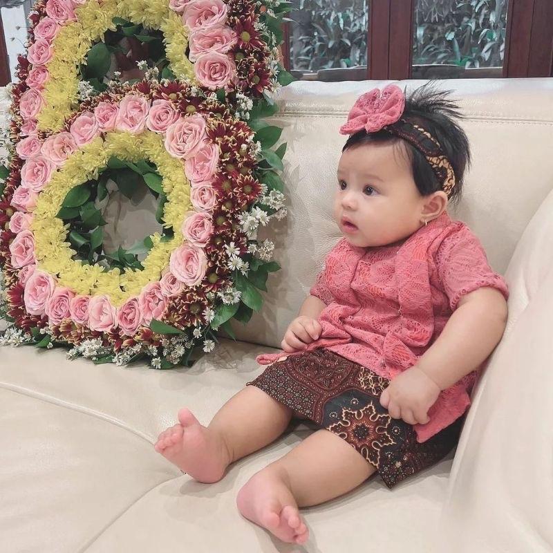 Kebaya Anak Newborn 7 bulan - 2 Tahun / Kebaya Tedak Siten Kutubaru Brokat Bayi Perempuan 1