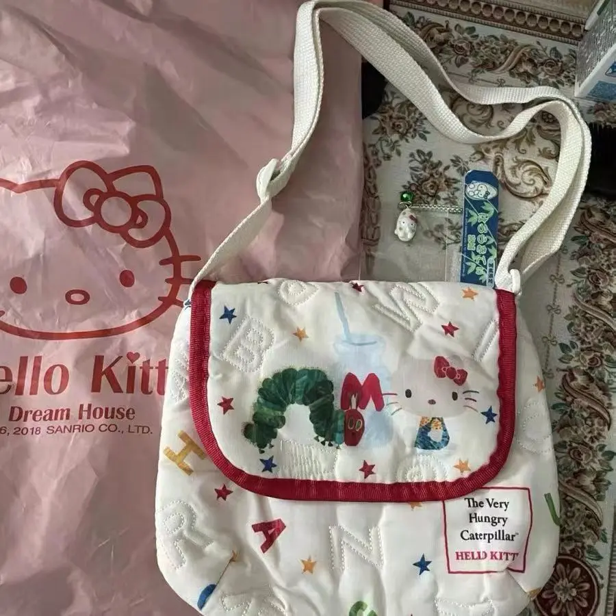 Túi Đeo Vai, Túi Kẹp Nách, Túi Đeo Chéo, Túi Đeo Hông, Túi Trang Điểm, Thêu Đồng Thương Hiệu Hello Kitty, Thiết Kế Dễ Thương Và Xanh Lá Cây, Thích Hợp Cho Hàng Trăm Người Dùng