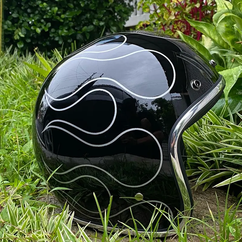 Helm Bogo Custom Putih Hitam api 2