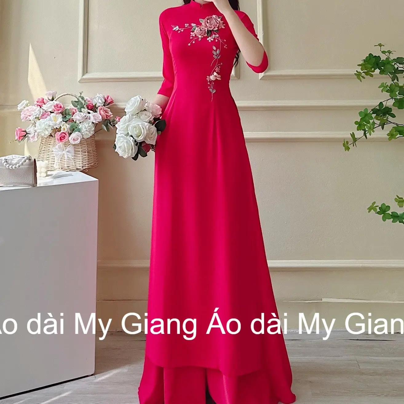 Bộ áo dài thêu hoa lụa mĩ cao cấp cách tân váy
