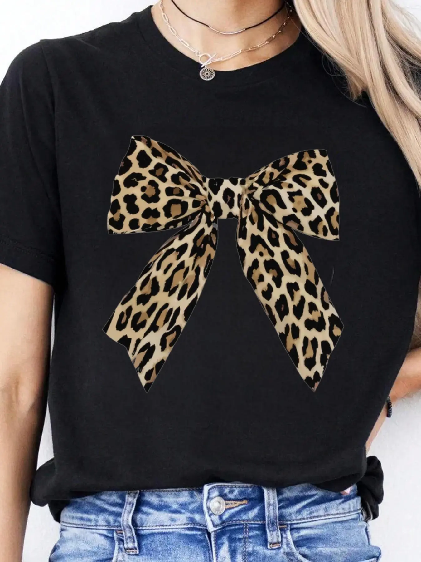 Women's Bow & Leopard Print Round Neck Graphic Tee, Vintage Trendy Casual Short Sleeve T-shirt for Daily Wear, Ladies Summer Outfit