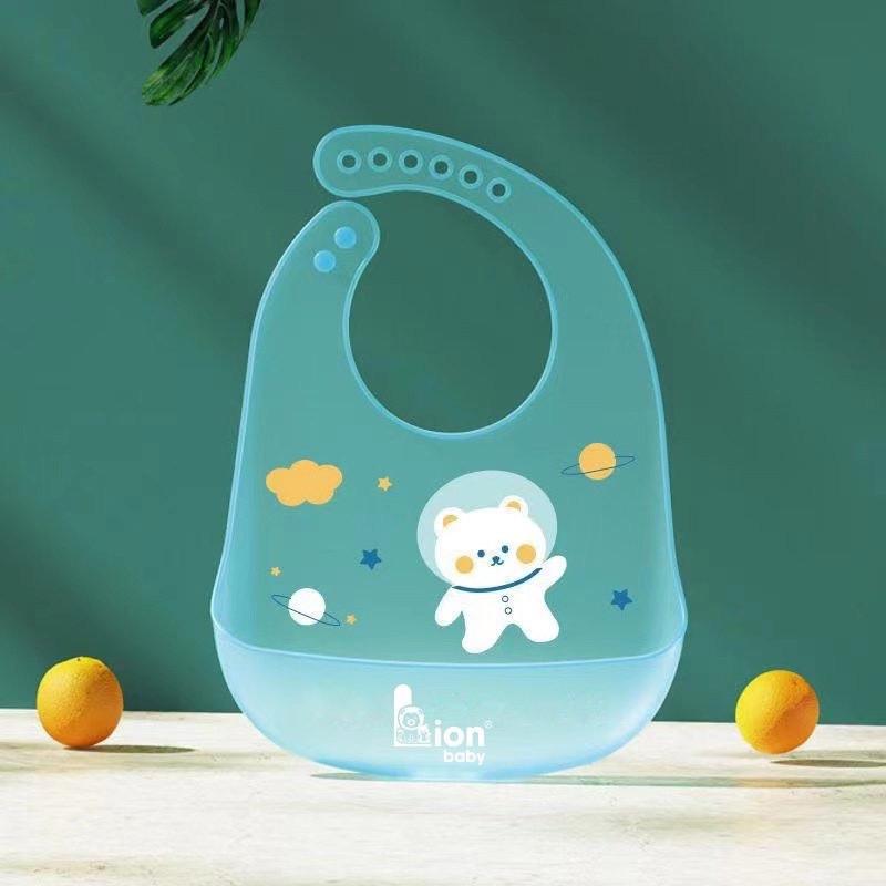 Yếm trong silicon Lion baby có máng hưng cho bé ăn dặm