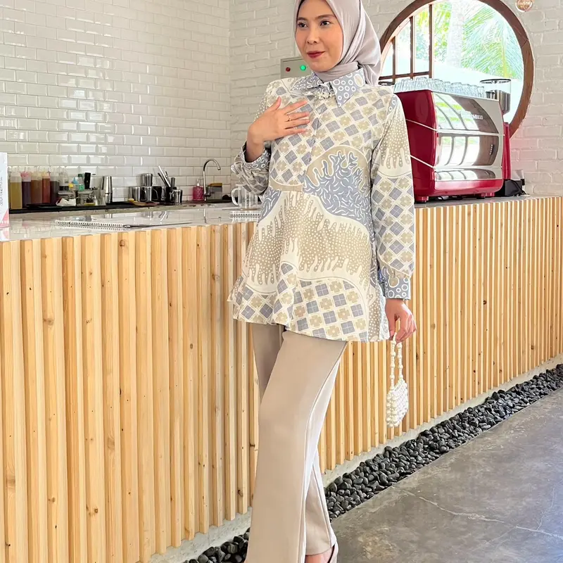 BATIK RAVINDRA Blouse Batik Karina Katun Wanita 0