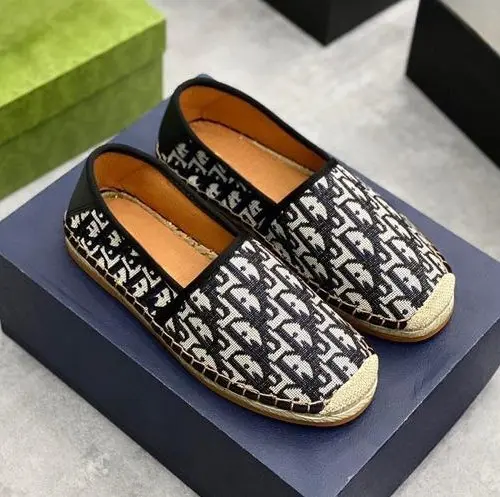 Giày Cói Chữ Mẫu 2024 Thẩm Mĩ Boy Phố - Đế Cao Su Cao 3 cm, Bề Mặt Làm Bằng Vải nỉ, Size 38-43 có Hỗ Trợ Đổi Size 1