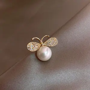 【Sktlz Barang akan dikirim dalam 24 jam】Brooch Kupu-Kupu Anti Kelihatan Dalam Model Terbaru, Peniti Serbaguna Elegan Tanpa Jahit untuk Wanita, Aksesoris Pengaman Kerah Jas Serta Pakaian Formal