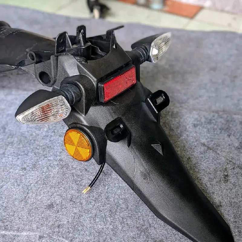 Dè sau LC 135 gắn như zin cho Exciter 135 ,phù hợp cho anh em dọn dáng LC hàng cty 0
