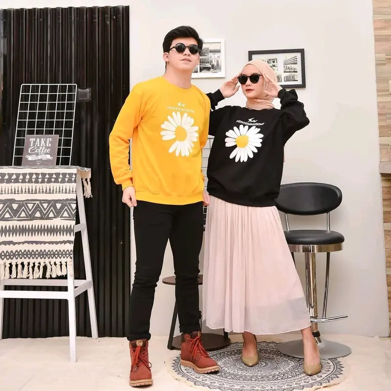 ONE DAISY SWEATER 2