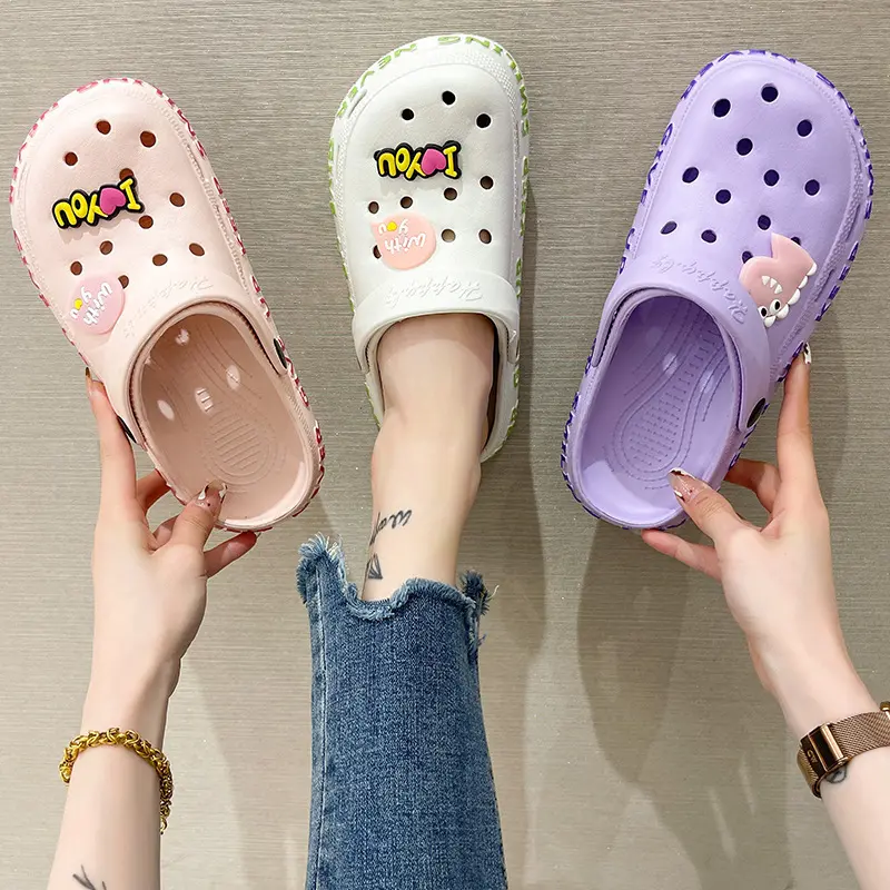 2024 New Korean Style Hole Shoes Women's Sandals Summer Slippers Non-Slip Sandals Closed-Toe Slippers Men's Fashionable Beach Shoes