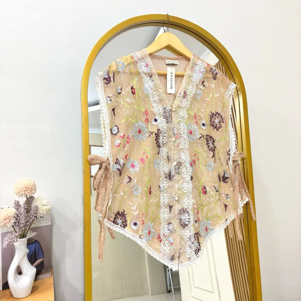 PROMO - Avea Outer | Outer Rompi | Outer Kebaya Modern | Vest Brukat PROMO - Avea Outer | Outer Rompi | Outer Kebaya Modern | Vest Brukat