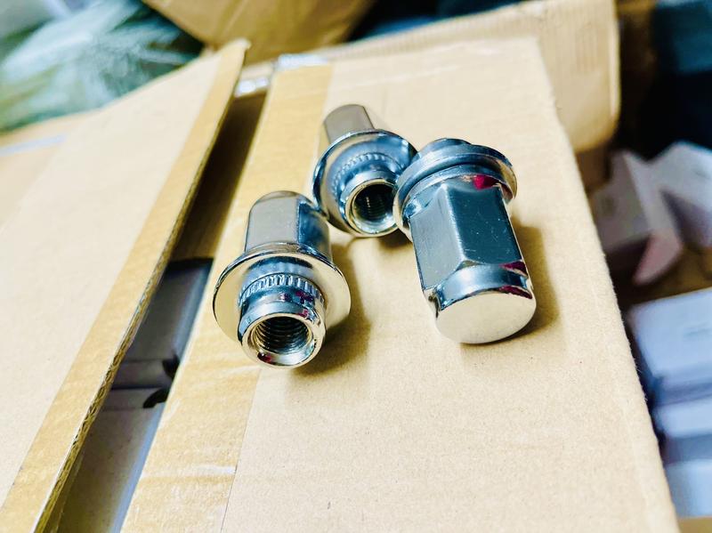 Product Introduction of [Innova ] 04con ốc toyota ốc ĐÚC NGUYÊN KHỐI, ốc Bắt Lốp, tắc kê inova 1