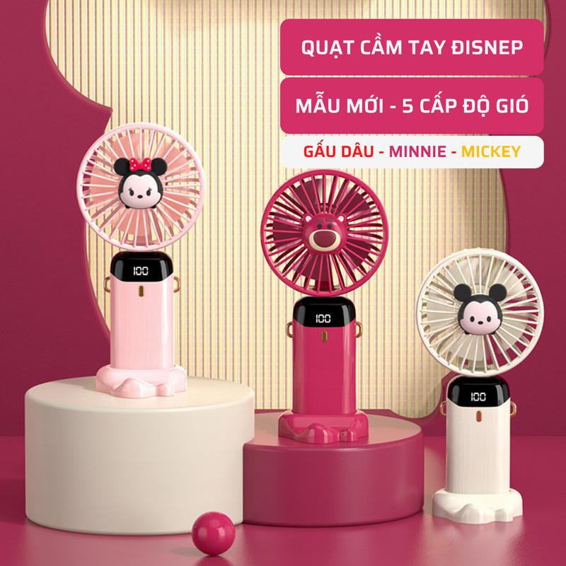 Quạt Tích Điện Cầm Tay Gấu Dâu, Minnie & Mickey - Năm Tốc Độ Gió, Màn Hình Hiển Thị % Pin Và Tốc Độ Gió Có Dây Đeo Và Sáp Thơm Kèm Chân Đứng, Sử Dụng 6 - 8H. Mobile Phụ Kiện Usb