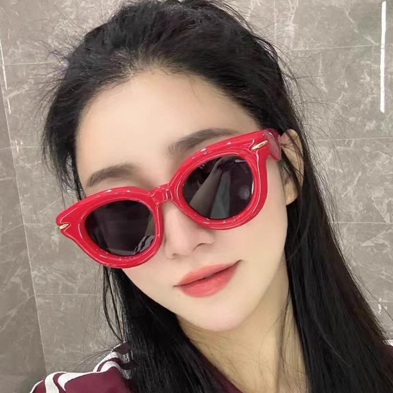 Product Introduction of Cat Eye Glasses For Women Retro Oval Sunglasses High-end Ins Glasses Unisex 2