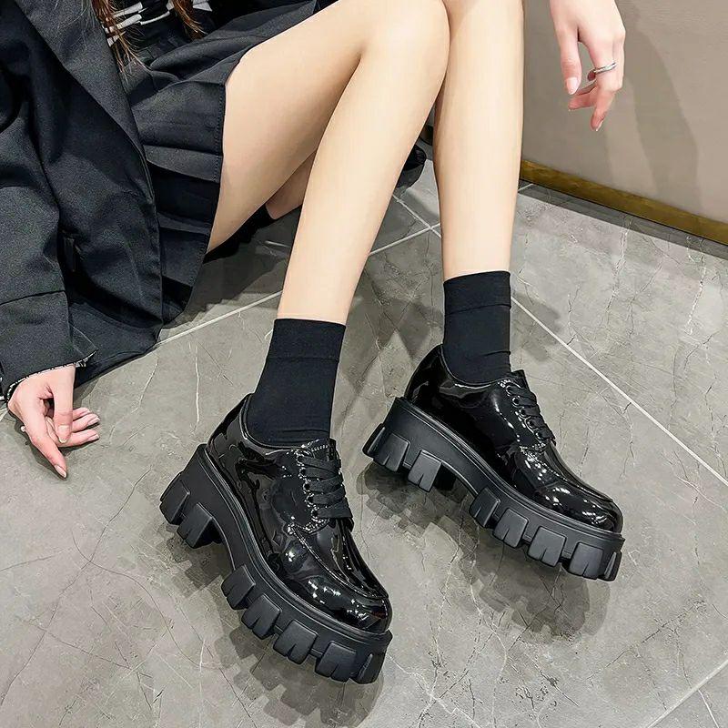 Product Introduction of Lovely Sepatu Sekolah Docmart Wanita Loafers Hitam Terbaru 2024 Fashion Korean Style Premium Import Quality R-15 Bisa COD Karet Shoes Kerja Hitam Kasual 22