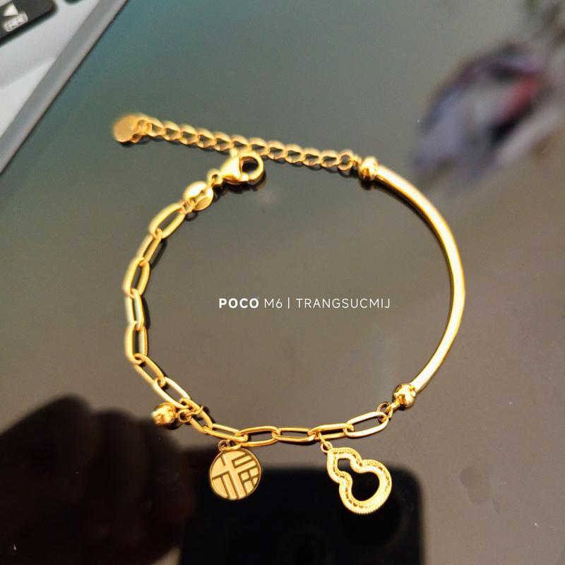 Product Introduction of Lắc Tay Nữ Titan Sáng Bóng Bền Màu - Phụ Kiện 10