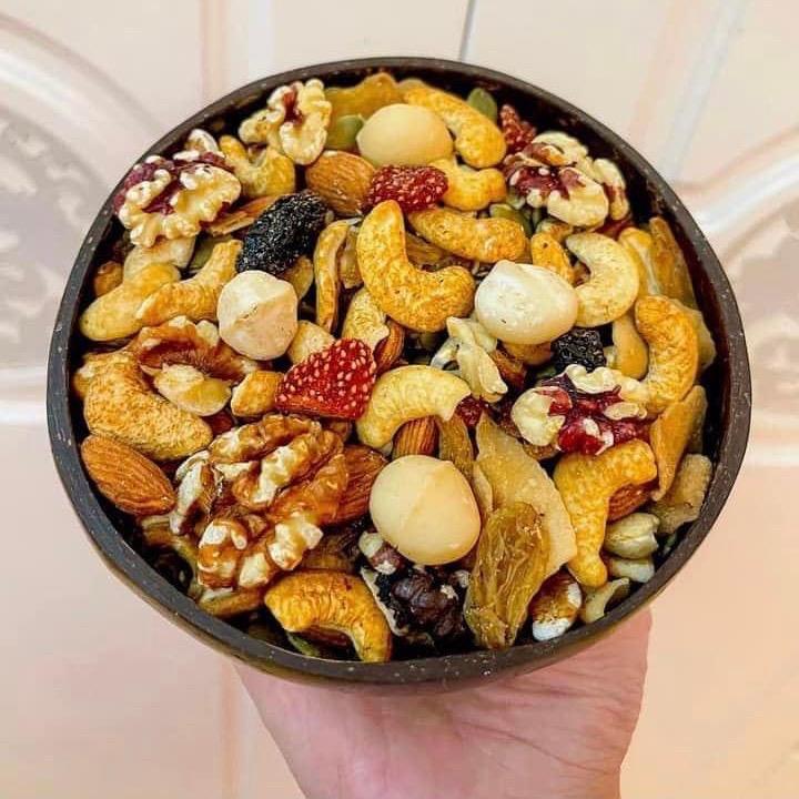 [Tặng bộ gáo dừa]Granola siêu hạt không yến mạch ( hạnh nhân , macca, hạt điều , óc chó, bí xanh , nho khô , xoài sấy , dừa khô , dâu tây)