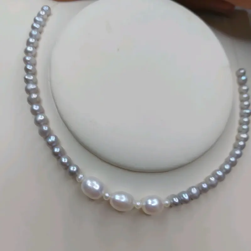 vòng cổ nt xám 5li phối 3 viên chủ giọt trắng có vết sinh trưởng tự nhiên 3