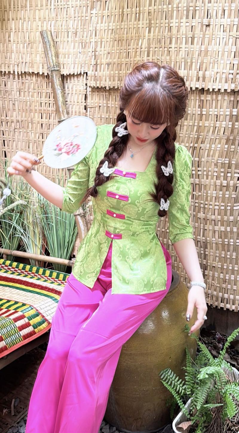 Product Introduction of Bộ Bà Ba Cổ Vuông 40-80 Kí Áo Gấm Quần Latin 16