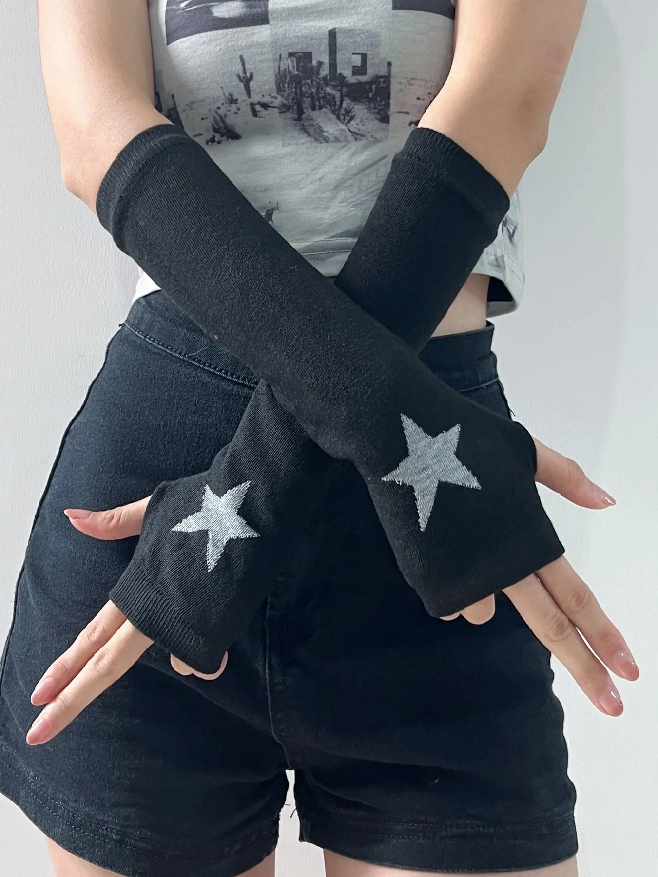 Women's Colorblock Star & Heart Print Y2k Arm Sleeves, 2024 New Trendy Fashion Cute Patchwork Knit Gloves for Daily Outdoor Wear, Casual Breathable Comfortable Elastic Arm Sleeves
