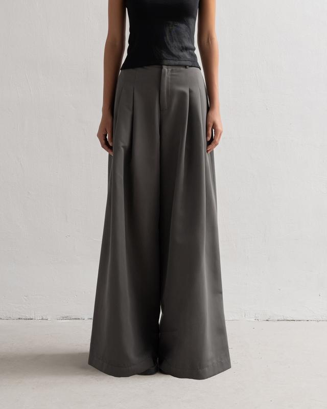 Quần khaki cạp cao dáng suông ống rộng xếp ly Skirt Trousers - oula studios