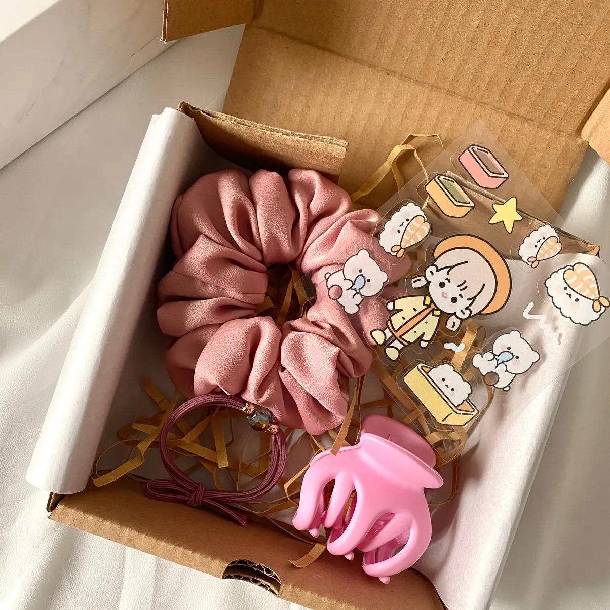 HAMPERS SCRUNCHIE HEMAT / PAKET SCRUNCHIE MURAH / GIFT BOX SCRUNCHIE / HAMPERS IKAT RAMBUT / KADO WISUDA - Shop | Tokopedia