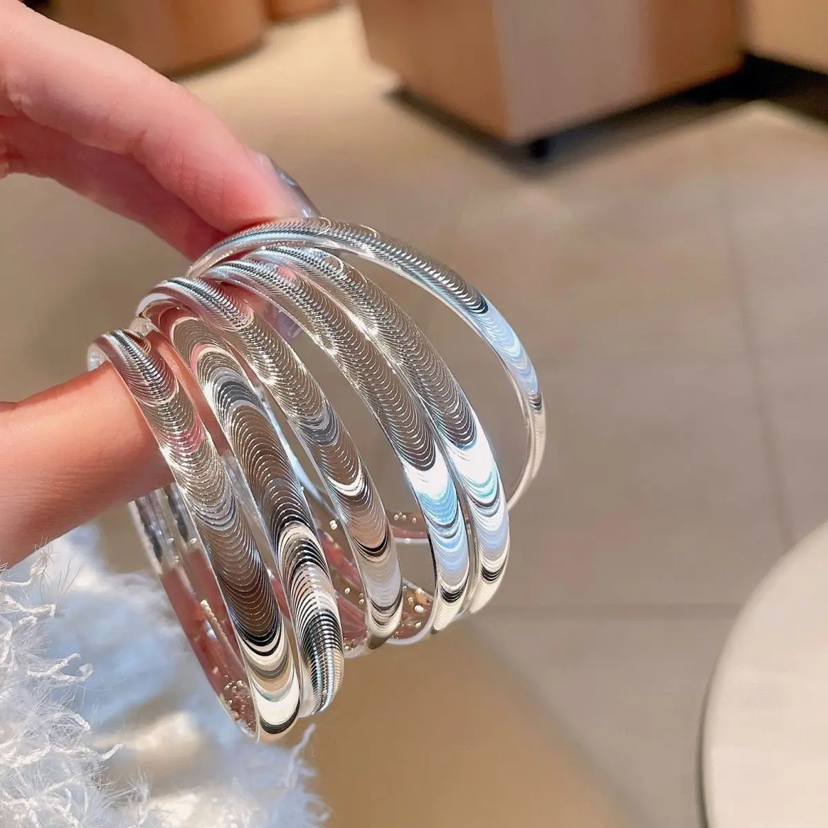 Vòng Tay Mắt Mèo Màu Bạc Vòng Tay Thiết Kế Đặc Biệt Chải dễ phối đồ Thời Trang Trơn Vòng Tay cao cấp Quà Tặng Lễ Hội Nữ Thần