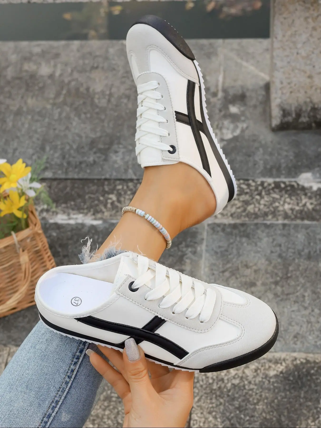Women's Fashionable Patchwork Design Lace Up Low Top Sneakers, Casual Comfortable Sports Running Shoes, All-match Non-slip Sneakers for Daily Wear, Closed