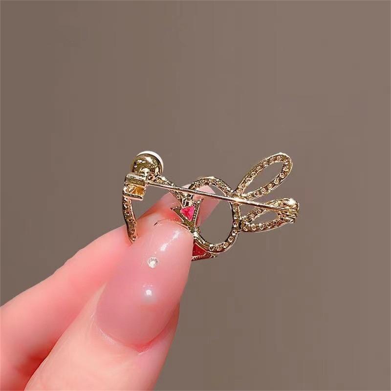 Product Introduction of Cute Cartoon Rabbit Bow Tie Brooch With Diamonds For Women, Pearl Brooch Pin, Tie Pin, Clothing, All-match 25