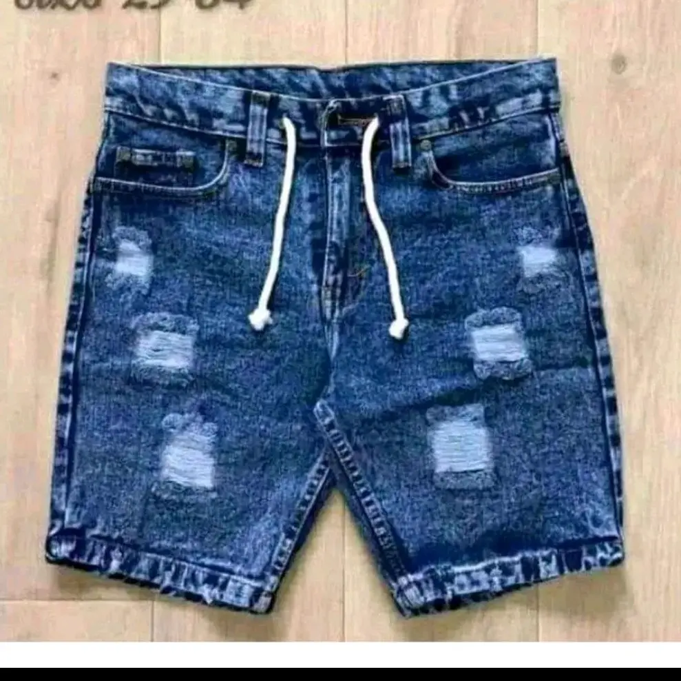 Celana Jeans Pendek Sobek Pria Celana Jeans Sobek Pendek Hitam