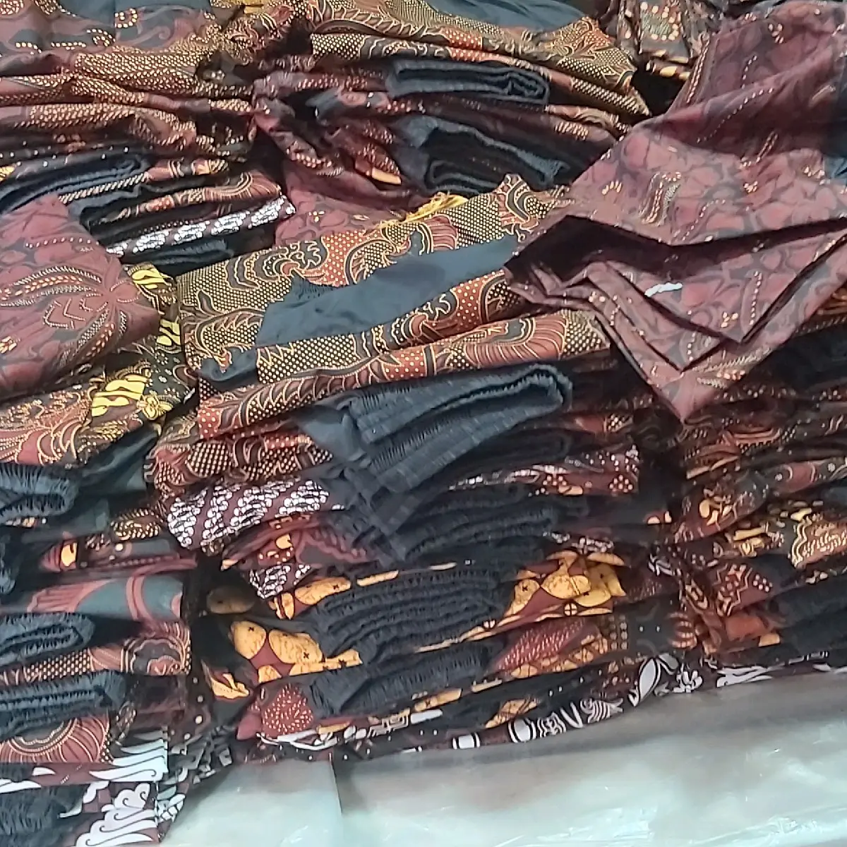 celana batik buat santai khas minangkabau