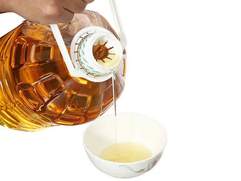 Dầu Ăn Cái Lân Can 5 Lít + 1 gói cà phê ống good morning Trần Quang 20g 3