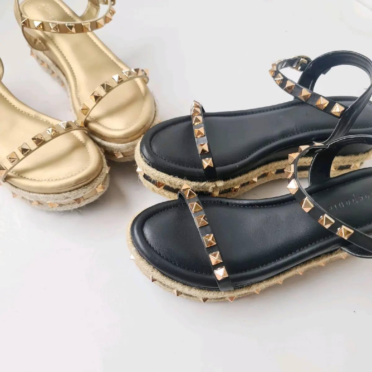Shoeponic GRANIA - Women Trend 2024 Sandal Tali Wedges Wanita 6cm Hitam Golden