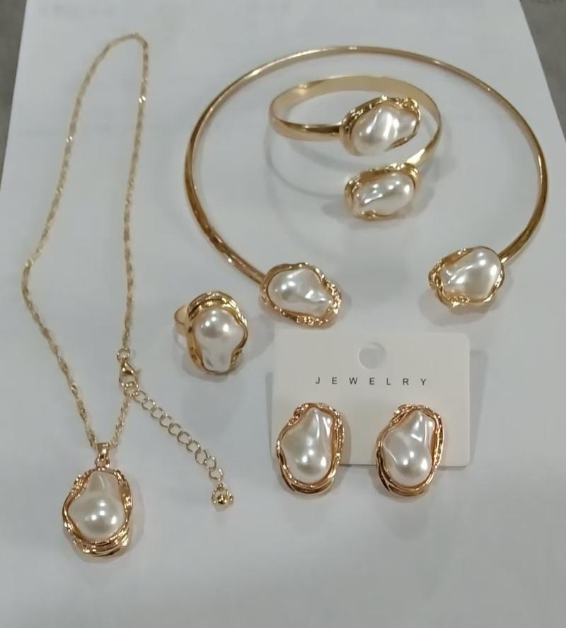 Product Introduction of Southeast Asian Trend Baroque Irregular Pearl Set Jewelry for Women High-end Necklace Earrings Ring Bracelet Choker 17