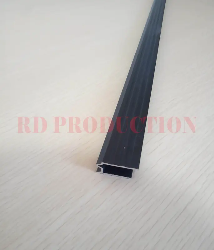 LIST ALUMUNIUM M 1meter HITAM list u Lis HARD CASE Tebal 0,8 0