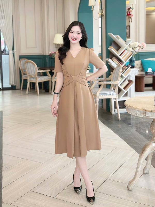 Đầm nữ thiết kế Nhật Vy cổ chữ V tay ngắn đính nơ eo cách điệu form chiết eo dáng xoè chất lụa phù hợp văn phòng công sở dự tiệc thanh lịch - D3067 Xám 2