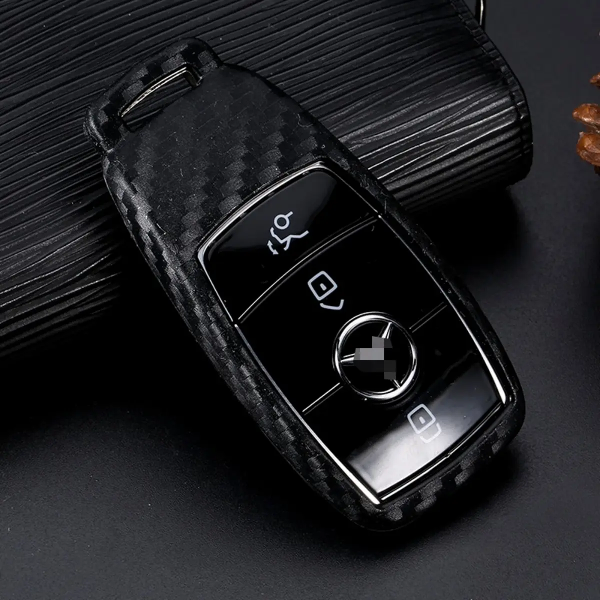 Carbon Fiber Style Silicone Smart Remote Car Key Fob Case Cover Shell Keychain for Mercedes Benz A B C E S Class W177 W247 W205 W213 W247 W222 W164 CLA CLS C118 C257 GLA H247 GLB X247 GLC X253 C253 GLE W167 GLS X167 AMGCAR