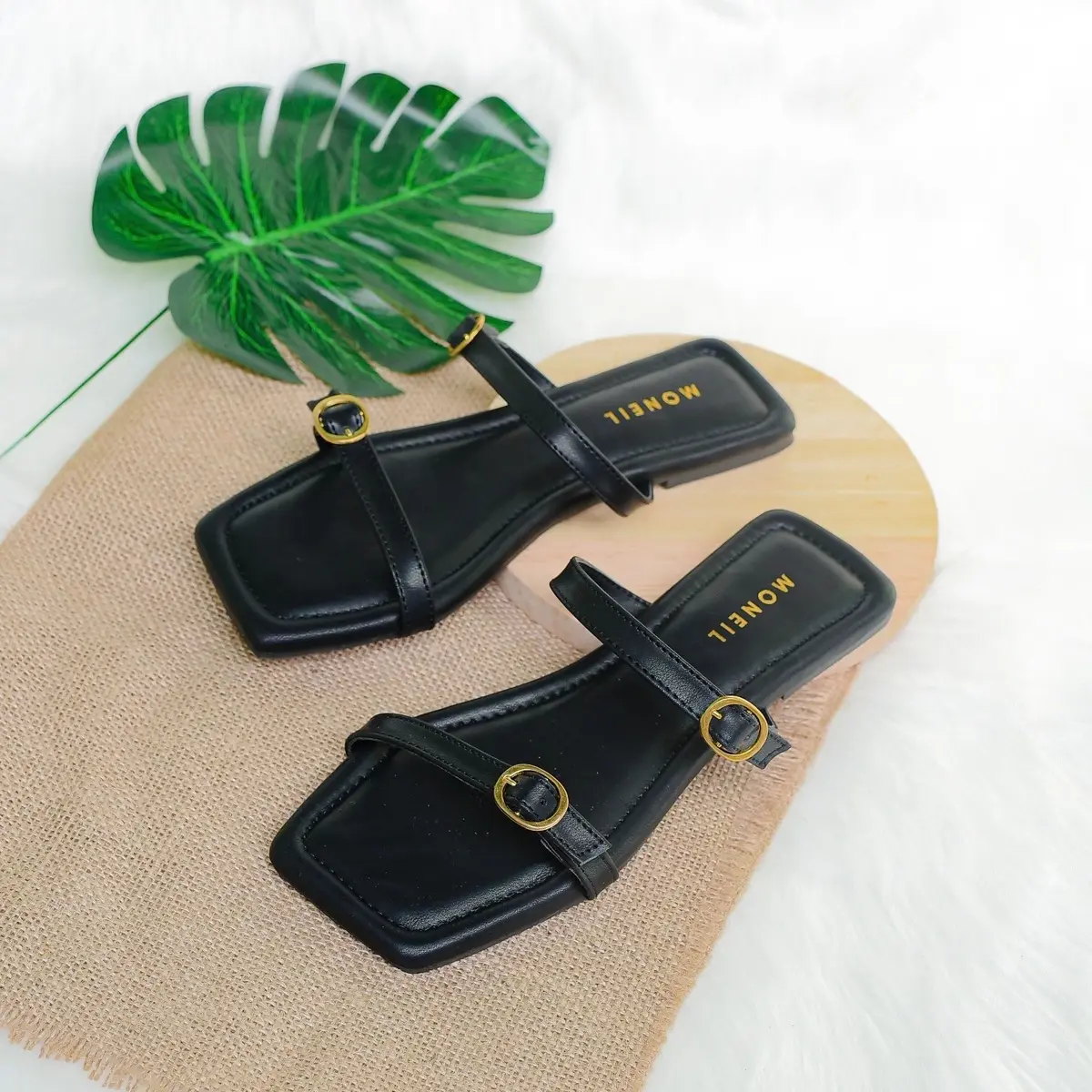 Sandal wanita tali gesper Amanda flat